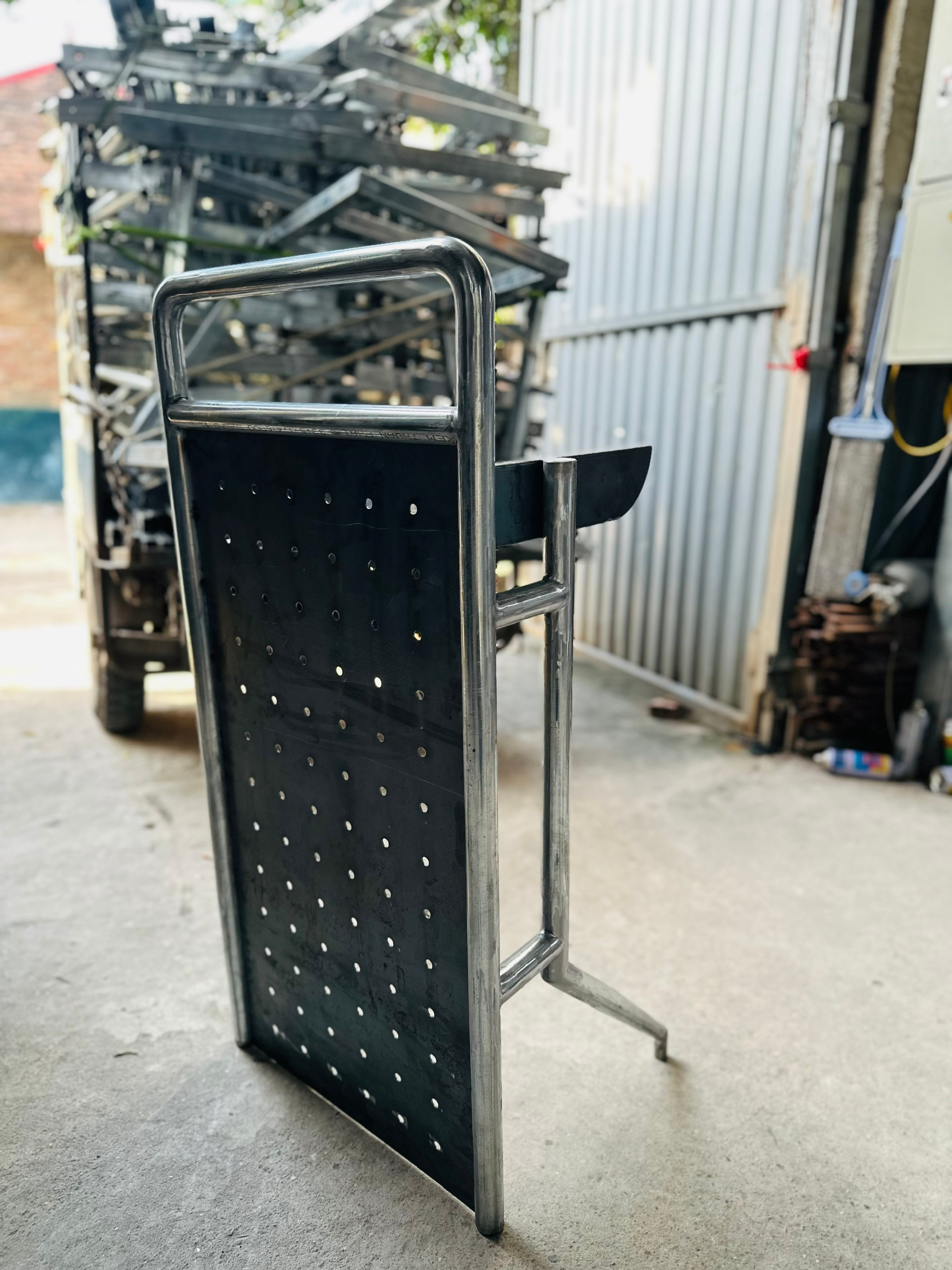 Chân kệ conson inox mạ vàng - ảnh 3