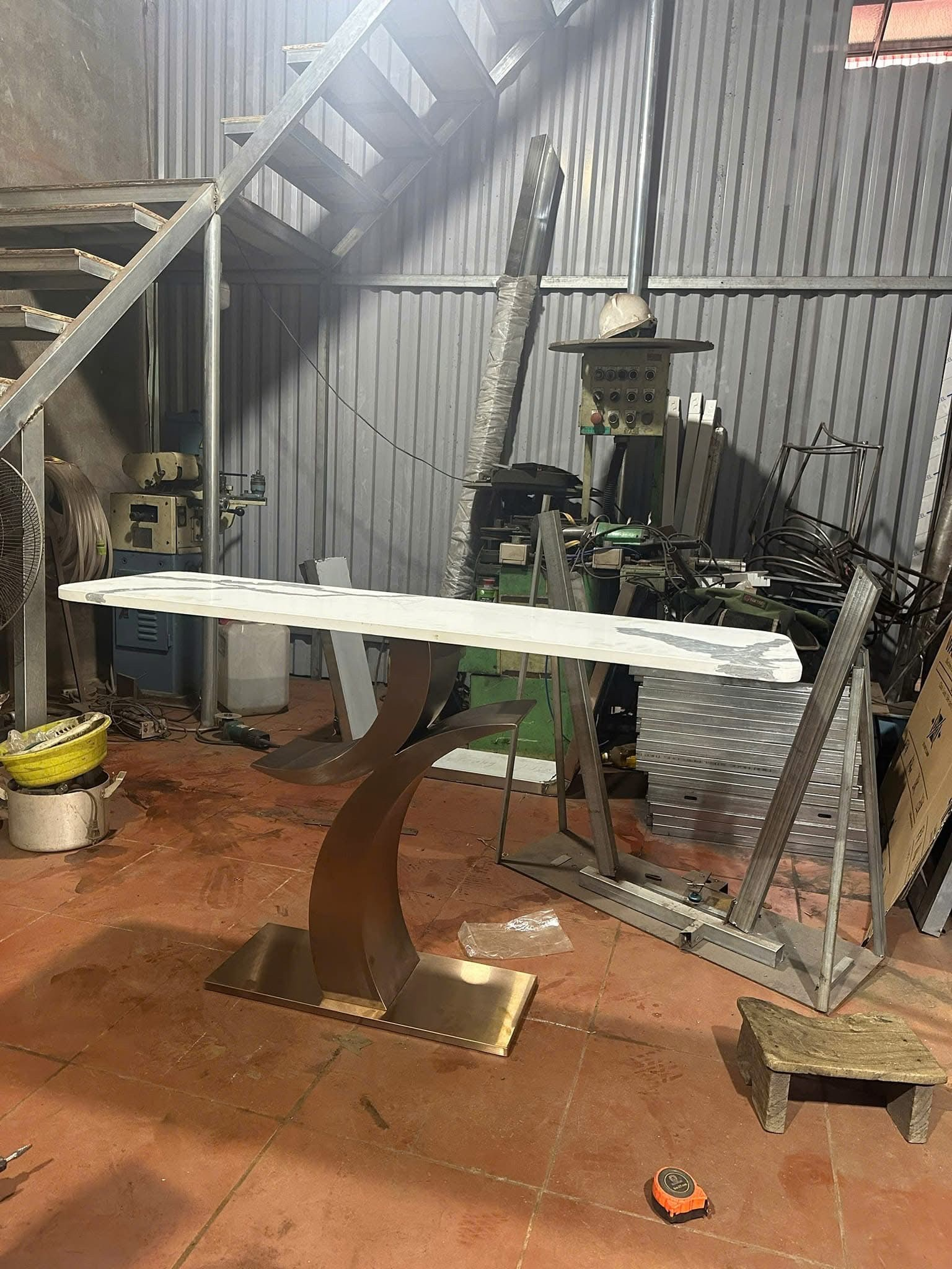 Chân bàn trà inox mạ vàng - ảnh 2